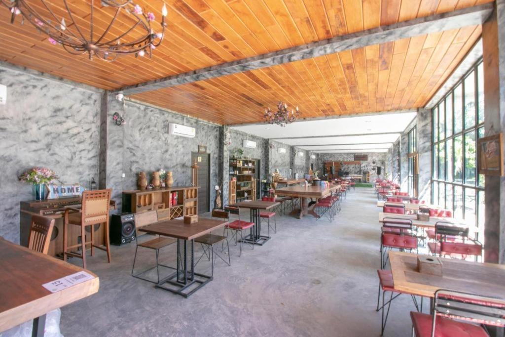 Oyo 75374 Baan Rak Mai Otel Kanchanaburi Dış mekan fotoğraf