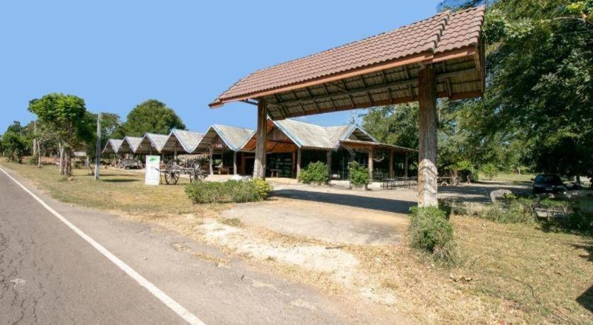 Oyo 75374 Baan Rak Mai Otel Kanchanaburi Dış mekan fotoğraf