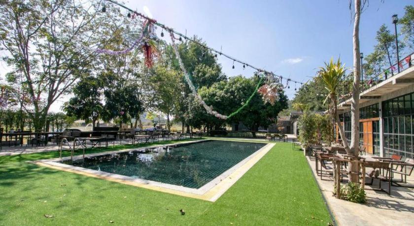 Oyo 75374 Baan Rak Mai Otel Kanchanaburi Dış mekan fotoğraf