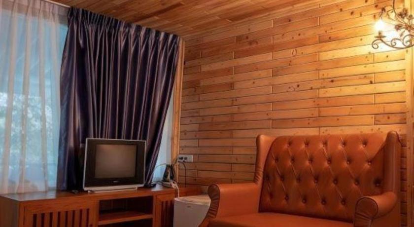 Oyo 75374 Baan Rak Mai Otel Kanchanaburi Dış mekan fotoğraf