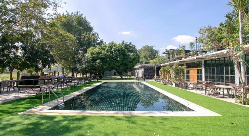 Oyo 75374 Baan Rak Mai Otel Kanchanaburi Dış mekan fotoğraf