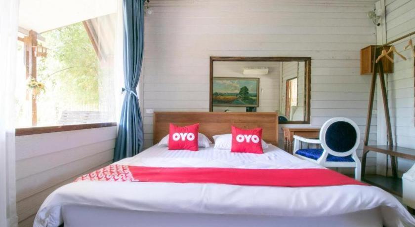 Oyo 75374 Baan Rak Mai Otel Kanchanaburi Dış mekan fotoğraf