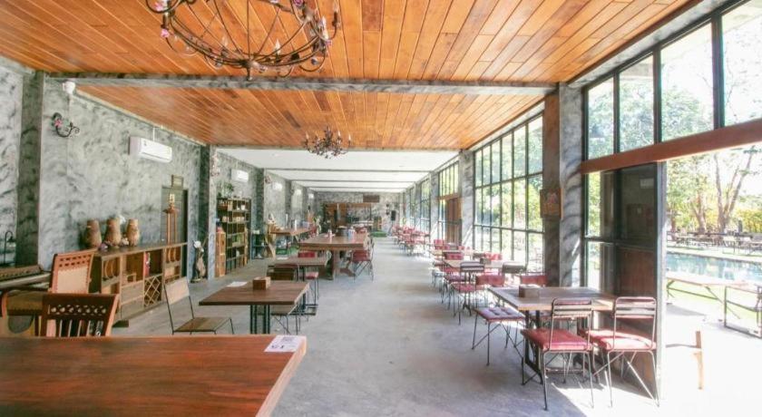 Oyo 75374 Baan Rak Mai Otel Kanchanaburi Dış mekan fotoğraf