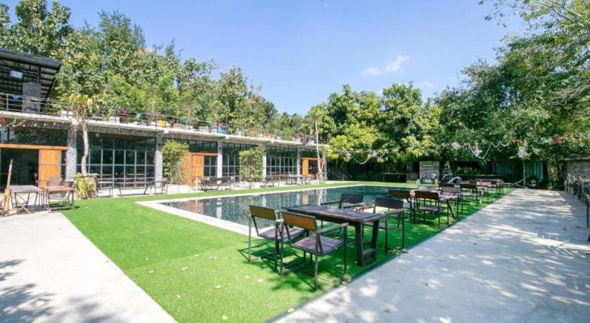 Oyo 75374 Baan Rak Mai Otel Kanchanaburi Dış mekan fotoğraf